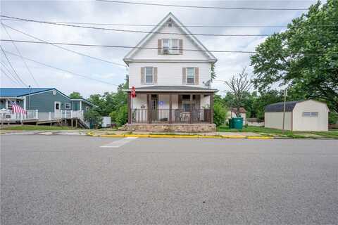 701 E 1st Ave, Derry, PA 15627