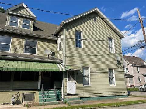 17 Darlington Ave, New Castle, PA 16102