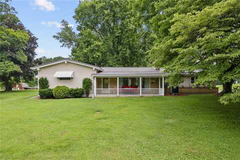 113 Covered Bridge Rd, Wilmington Twp, PA 16156