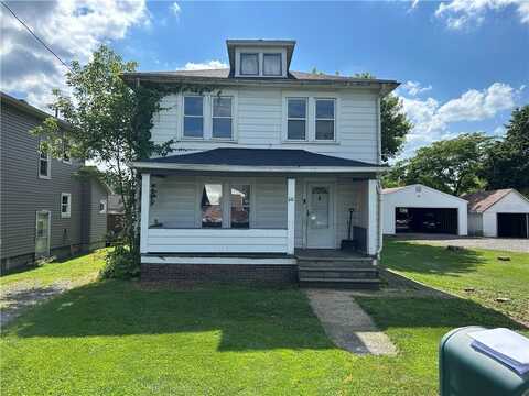 1147 Roosevelt St, Shenango Twp, PA 16101