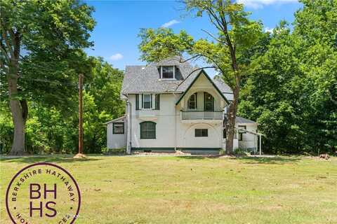 727 W Beaver, Zelienople, PA 16063