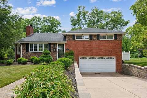 821 Somerville Dr, St Clair, PA 15243