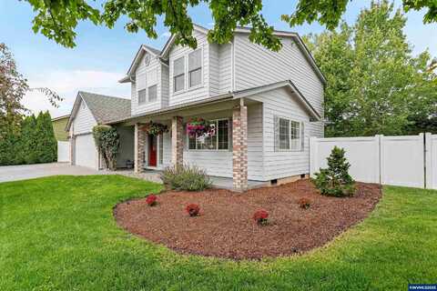 421 SE Davis St, Dallas, OR 97338