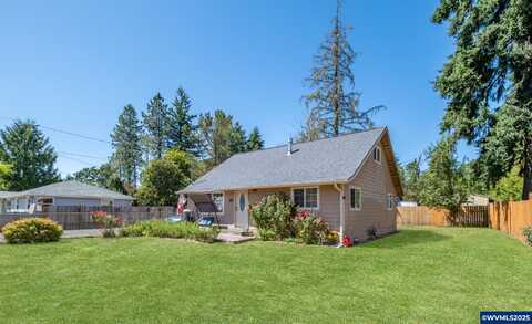 2418 Harding St, Sweet Home, OR 97386