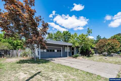 745 Azalea St, Lebanon, OR 97355