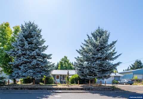 940 28th Av, Sweet Home, OR 97386