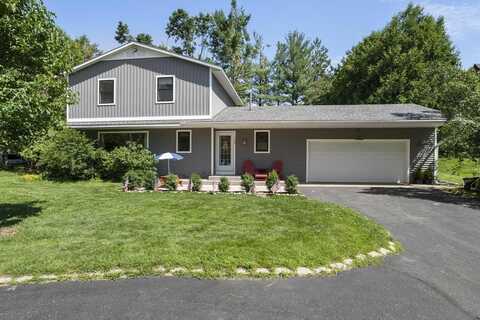 540 W Summit Street, Harbor Springs, MI 49740