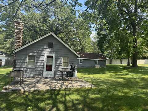 705 Nicolet Trail, Houghton Lake, MI 48629