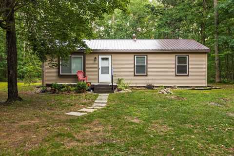 4670 Oakwood Drive, Lewiston, MI 49756