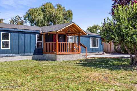 711 Pence Rd, Yakima, WA 98908