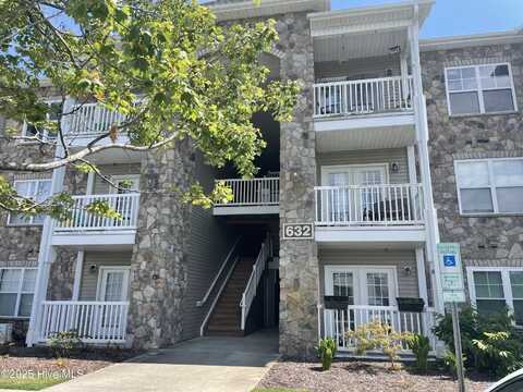 632 Condo Club Drive, Wilmington, NC 28412