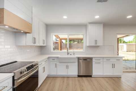 5038 E WINCHCOMB Drive, Scottsdale, AZ 85254