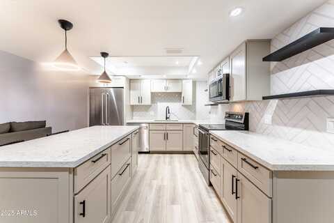 7930 E CAMELBACK Road, Scottsdale, AZ 85251
