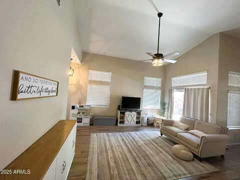 9060 W MAUI Lane, Peoria, AZ 85381