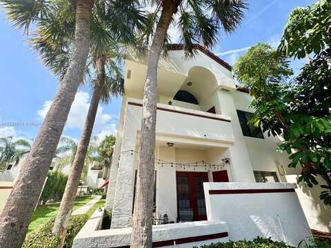 1413 Avon Ln, North Lauderdale, FL 33068