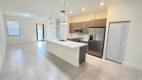8005 NW 104th Ave, Doral, FL 33178