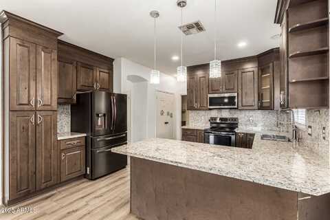 8769 W SHAW BUTTE Drive, Peoria, AZ 85345