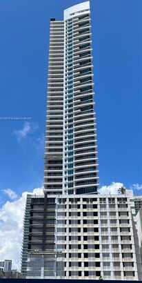 60 SW 13th St, Miami, FL 33130