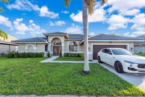 10208 SW 12th St, Pembroke Pines, FL 33025