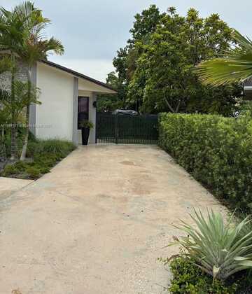 16304 SW 103rd Ct, Miami, FL 33157