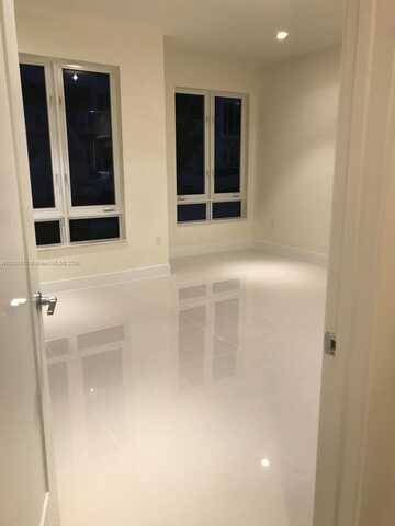 10220 NW 63rd Ter, Doral, FL 33178