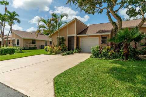8318 Springtree Rd, Boca Raton, FL 33496