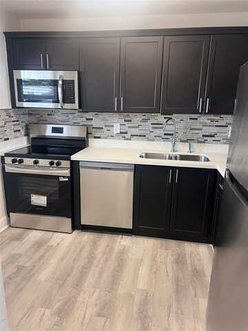 8875 Fontainebleau Blvd, Miami, FL 33172