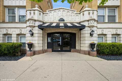 4240 N. Clarendon Avenue, Chicago, IL 60613