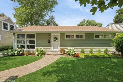 311 Garfield Avenue, Libertyville, IL 60048