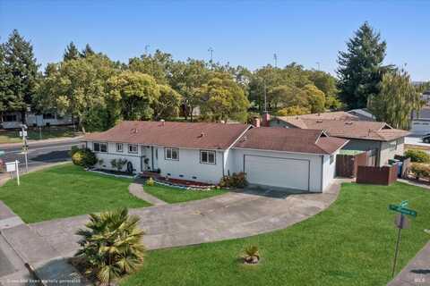 7083 Almond Street, Rohnert Park, CA 94928