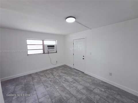 1600 NW 3rd St, Miami, FL 33125