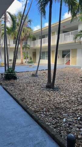 7920 East Dr, North Bay Village, FL 33141