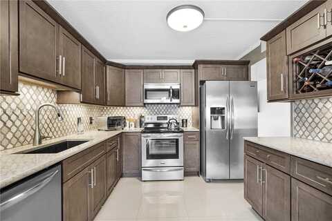 12650 SW 6th St, Pembroke Pines, FL 33027
