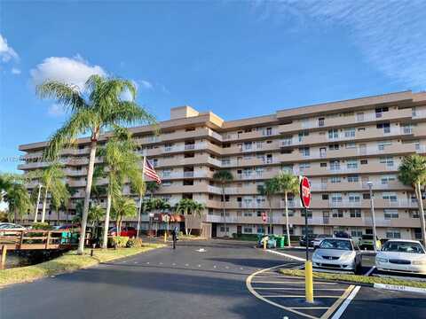 250 Jacaranda Dr, Plantation, FL 33324