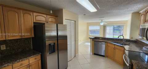 2957 Oak Park Cir, Davie, FL 33328