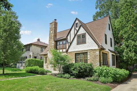 3357 N Hackett Ave, Milwaukee, WI 53211