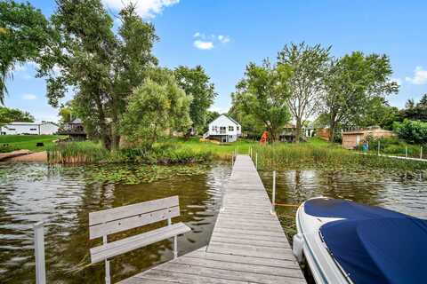 1266 E Green Lake Dr, West Bend, WI 53090