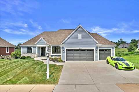 1424 White Deer Trl, Waukesha, WI 53189