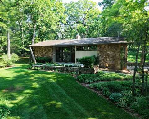 N10w27394 Rolling Ridge Dr, Waukesha, WI 53188