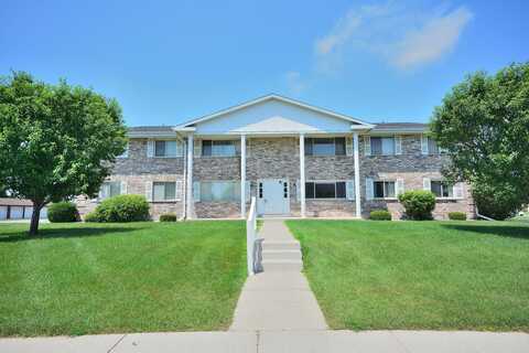 10464 W Whitnall Edge Dr, Franklin, WI 53132