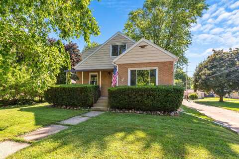 6422 N Willow Glen Ln, Glendale, WI 53209