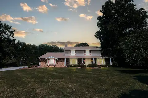 5540 S Oxford Dr, New Berlin, WI 53146