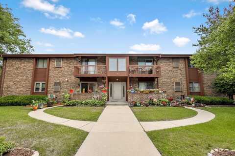 3800 Cheyenne Ct, Racine, WI 53404