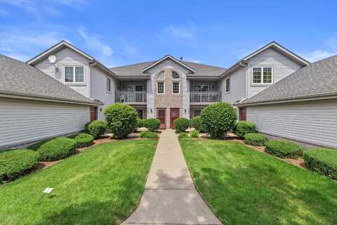 1097 Quinlan Dr, Pewaukee, WI 53072