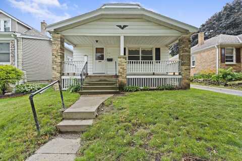 212 S 77th St, Milwaukee, WI 53214