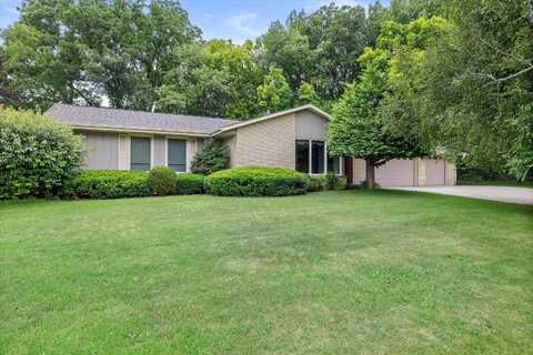 N2w27233 Lyles Dr, Waukesha, WI 53188