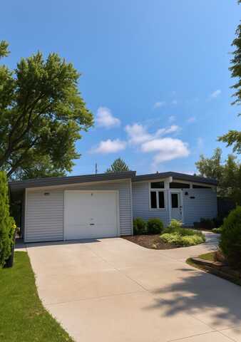 4422 Glenway St, Wauwatosa, WI 53225