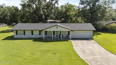 4113 Crestwood Circle, Moss Point, MS 39563