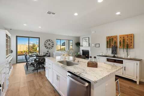 908 Terranova Court, Stockton, CA 95204