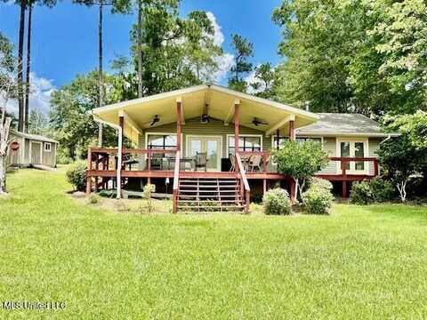 17 Holly Lane, Perkinston, MS 39573